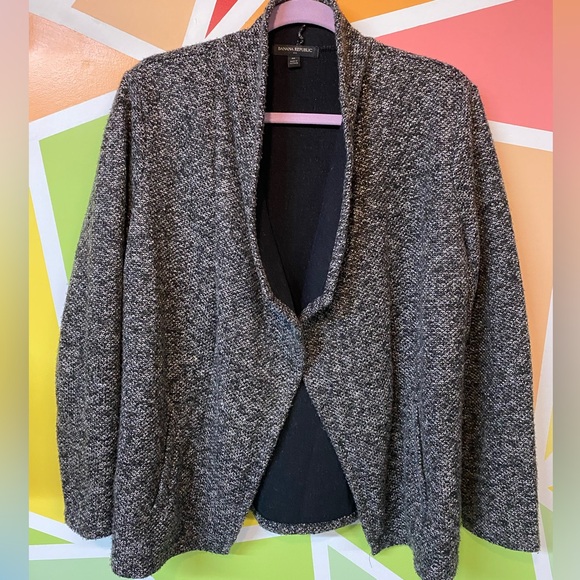 Banana Republic Sweaters - Banana Republic Cardigan- women’s M